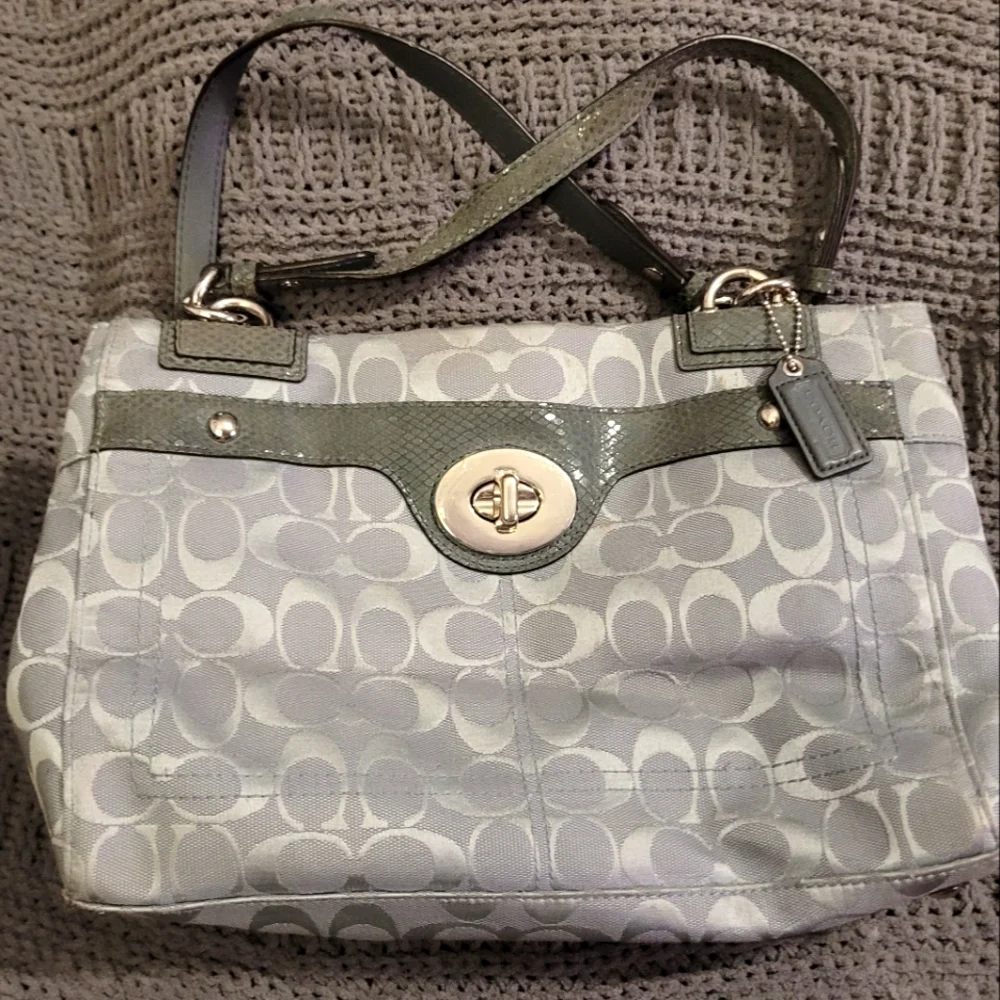 EUC- Grey Coach Large tote purse. Like New condition. - Picture 1 of 16
